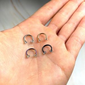 4 Pcs 16G Horseshoe Screw On  Nose Septum Rings Piercing Surgical CZ Ring Hoop